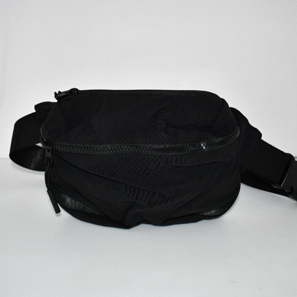 RUNBOX MINI Belt Bag with Adjustable Strap Small in Black NWT